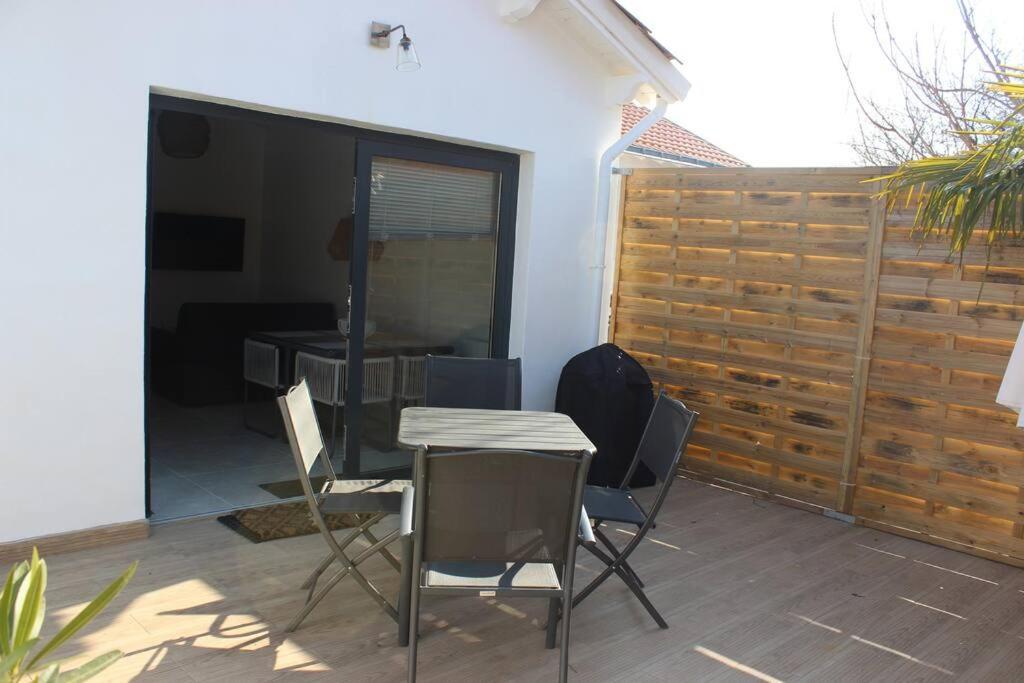 Holiday home Maisonnette 2 Pieces 100m De La De La Clere *